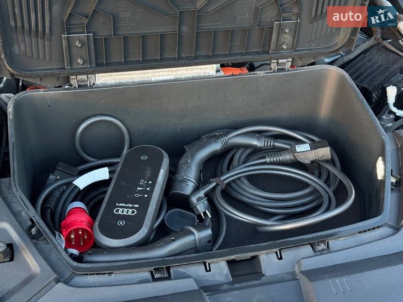 Внедорожник / Кроссовер Audi e-tron 2020 в Киеве фото 9 Внедорожник / Кроссовер Audi e-tron 2020 в Киеве