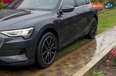 Внедорожник / Кроссовер Audi e-tron 2019 в Сокале