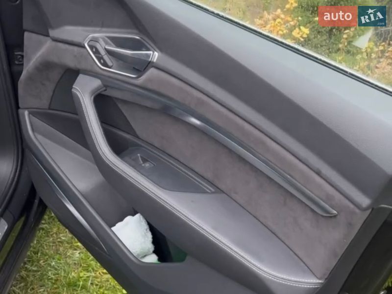 Внедорожник / Кроссовер Audi e-tron 2019 в Сокале
