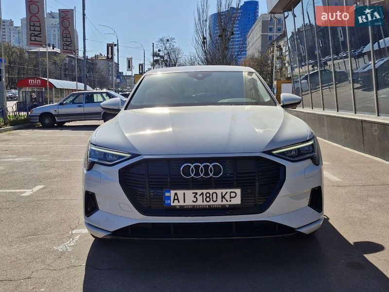 Внедорожник / Кроссовер Audi e-tron 2020 в Киеве