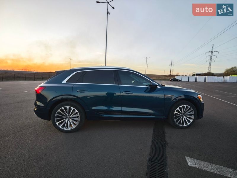 Внедорожник / Кроссовер Audi e-tron 2019 в Ровно