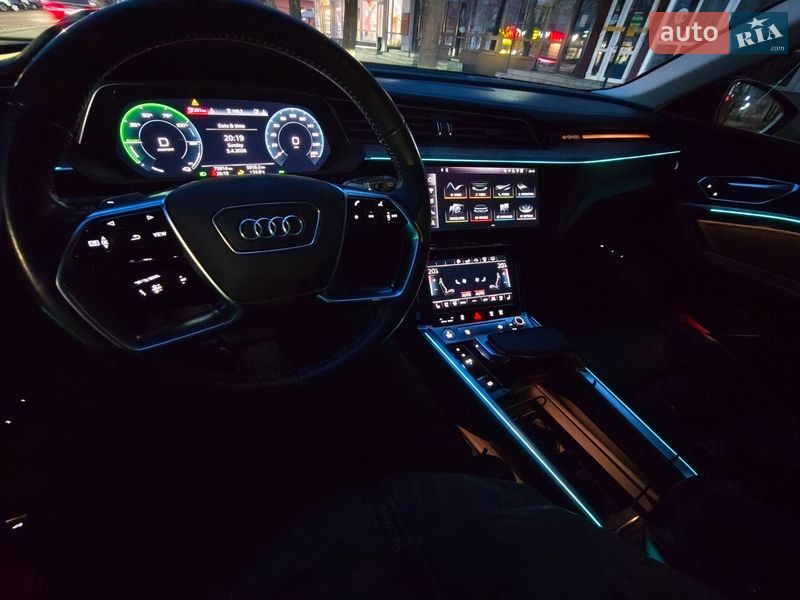 Внедорожник / Кроссовер Audi e-tron 2019 в Ровно