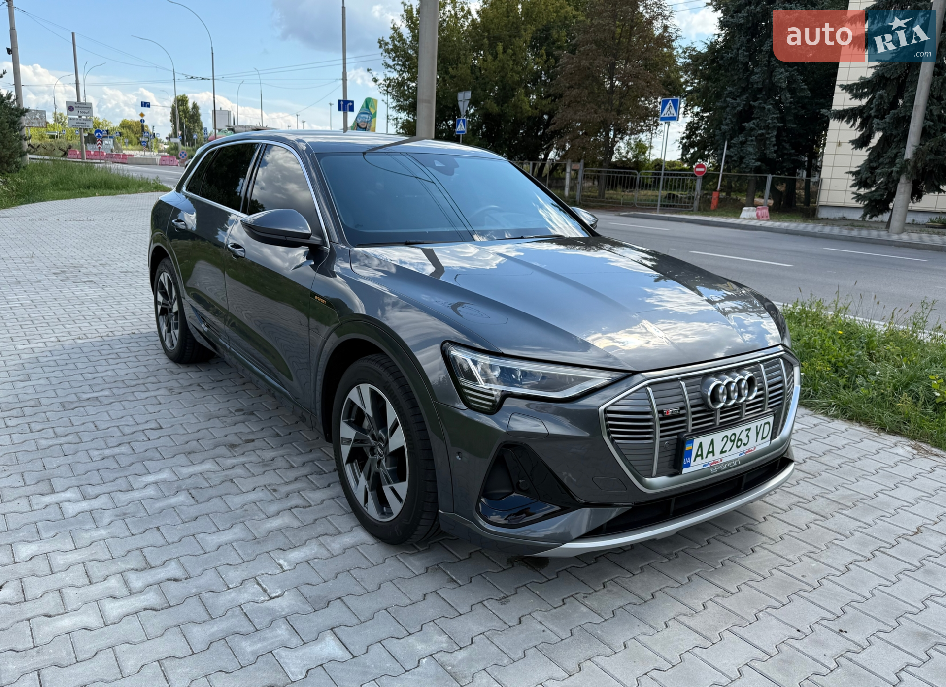 2021 Audi e-tron - мініатюра 21