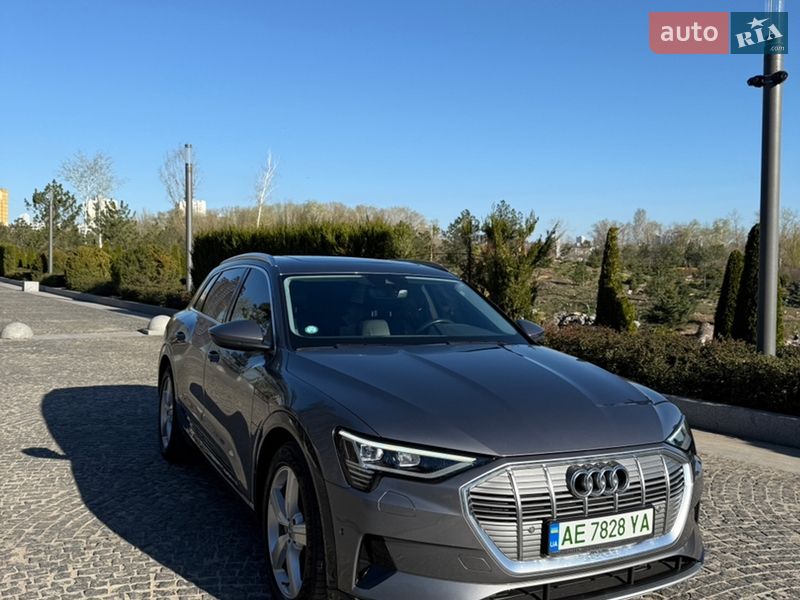 Внедорожник / Кроссовер Audi e-tron 2019 в Днепре