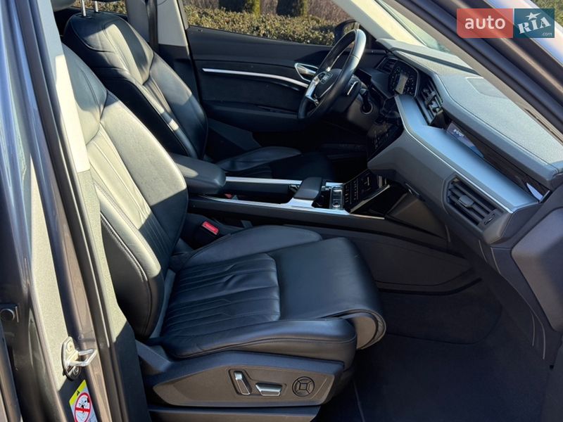 Внедорожник / Кроссовер Audi e-tron 2019 в Днепре