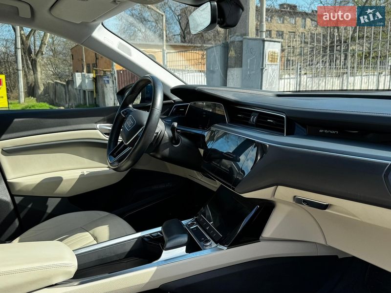 Внедорожник / Кроссовер Audi e-tron 2020 в Одессе