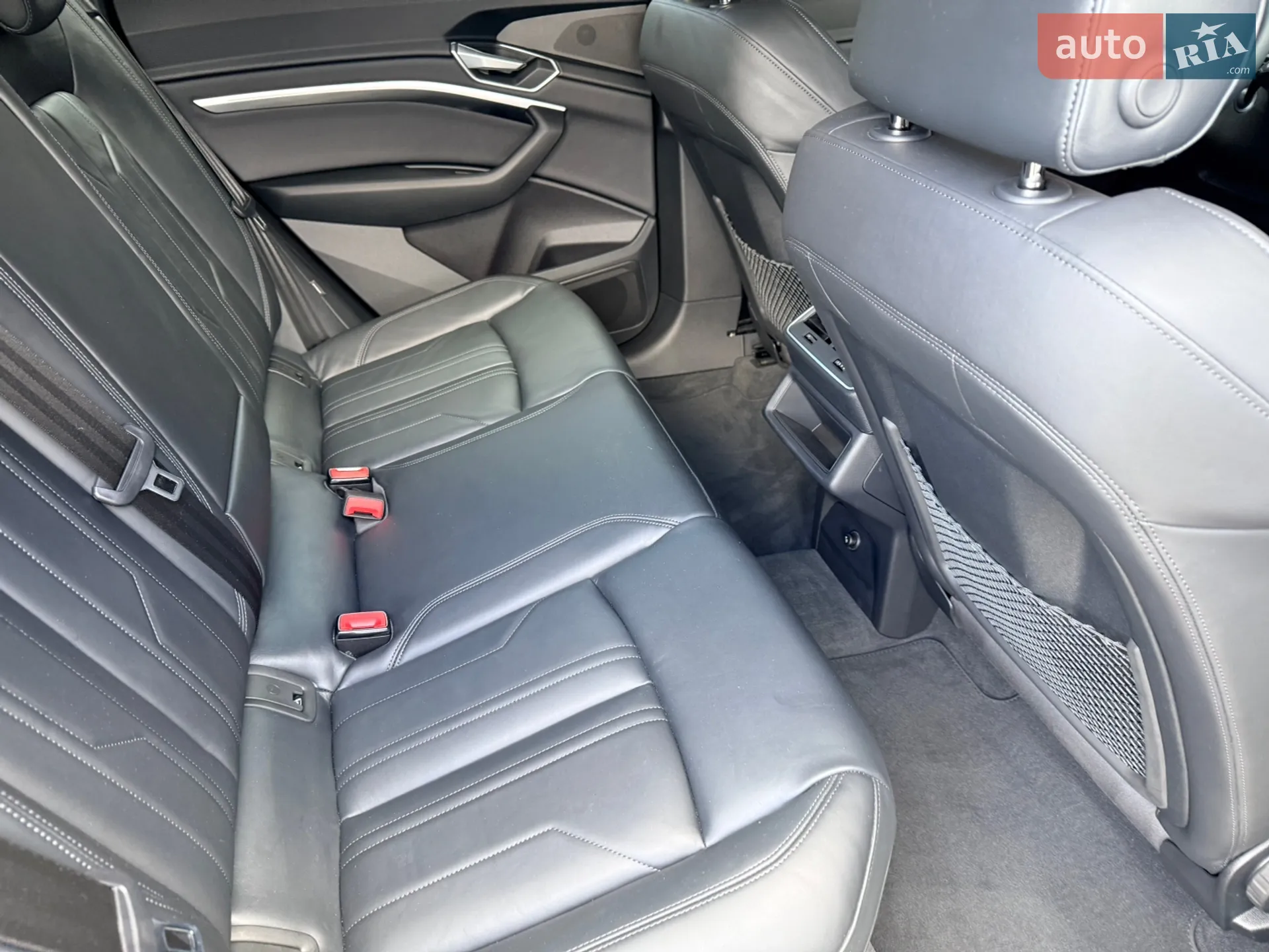 2022 Audi e-tron - мініатюра 21