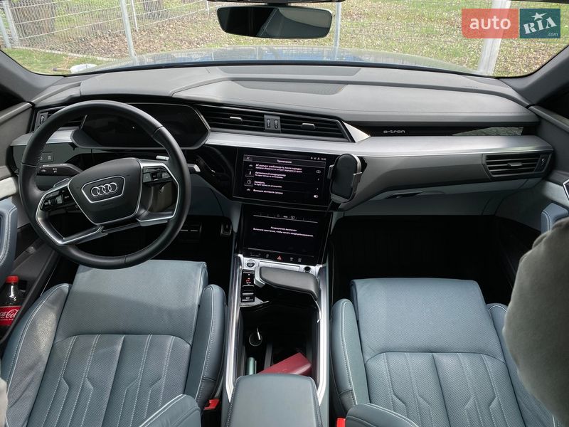 Позашляховик / Кросовер Audi e-tron 2020 в Дніпрі фото 13 Позашляховик / Кросовер Audi e-tron 2020 в Дніпрі