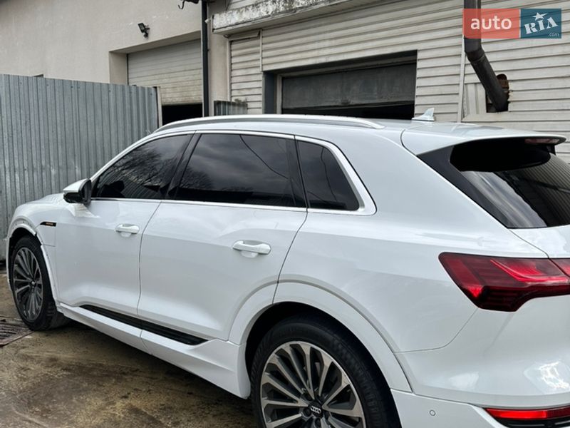 Позашляховик / Кросовер Audi e-tron 2019 в Івано-Франківську
