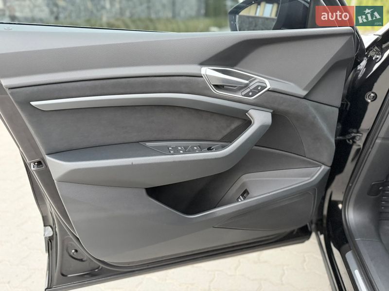 Внедорожник / Кроссовер Audi e-tron 2022 в Хмельницком