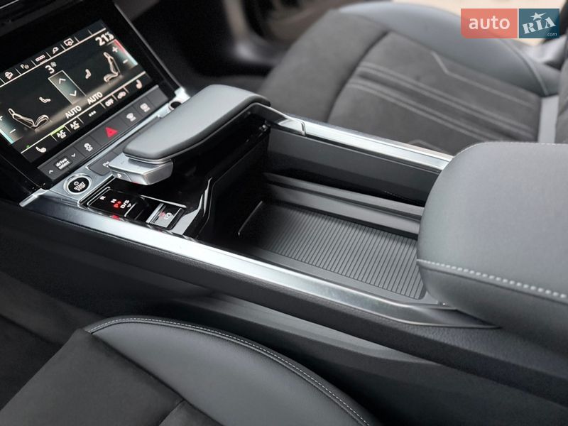 Внедорожник / Кроссовер Audi e-tron 2022 в Хмельницком