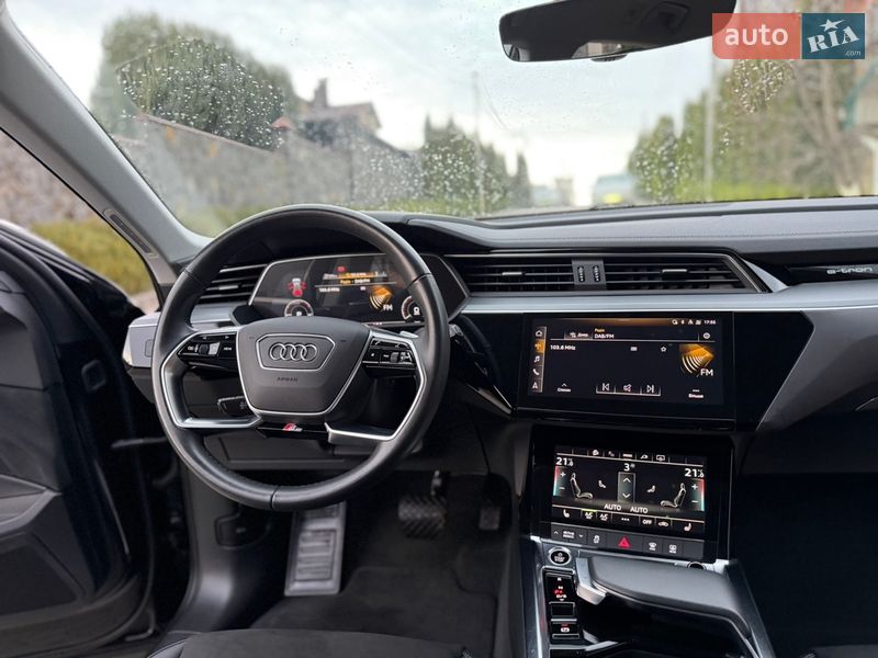 Внедорожник / Кроссовер Audi e-tron 2022 в Хмельницком