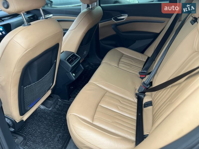 Позашляховик / Кросовер Audi e-tron 2020 в Вінниці фото 17 Позашляховик / Кросовер Audi e-tron 2020 в Вінниці