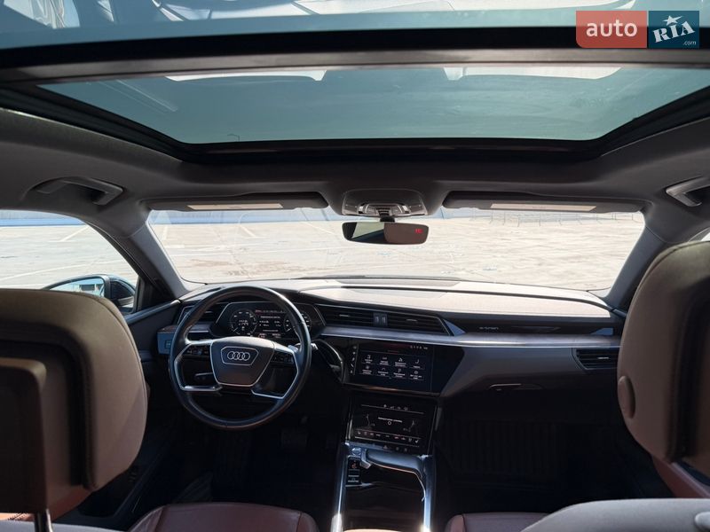 Внедорожник / Кроссовер Audi e-tron 2019 в Киеве