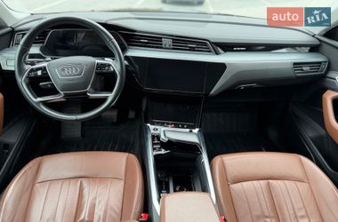 Внедорожник / Кроссовер Audi e-tron 2021 в Городке