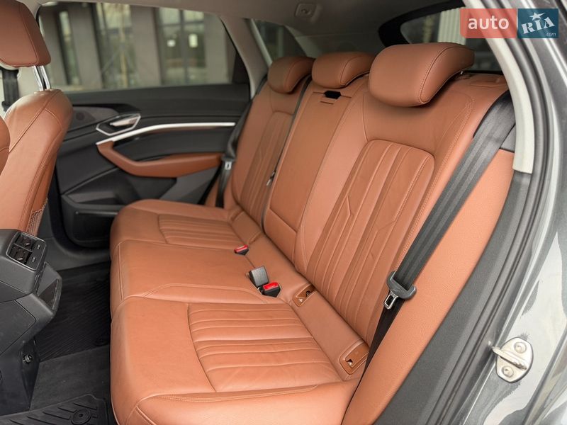 Внедорожник / Кроссовер Audi e-tron 2021 в Городке