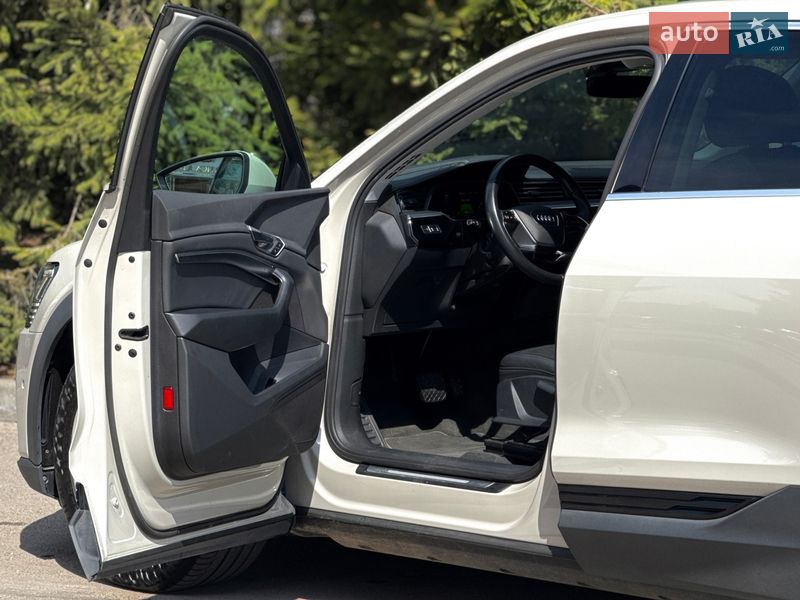 Внедорожник / Кроссовер Audi e-tron 2020 в Тернополе