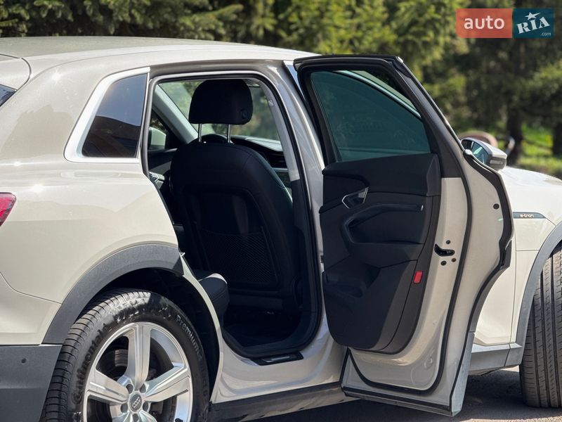 Внедорожник / Кроссовер Audi e-tron 2020 в Тернополе