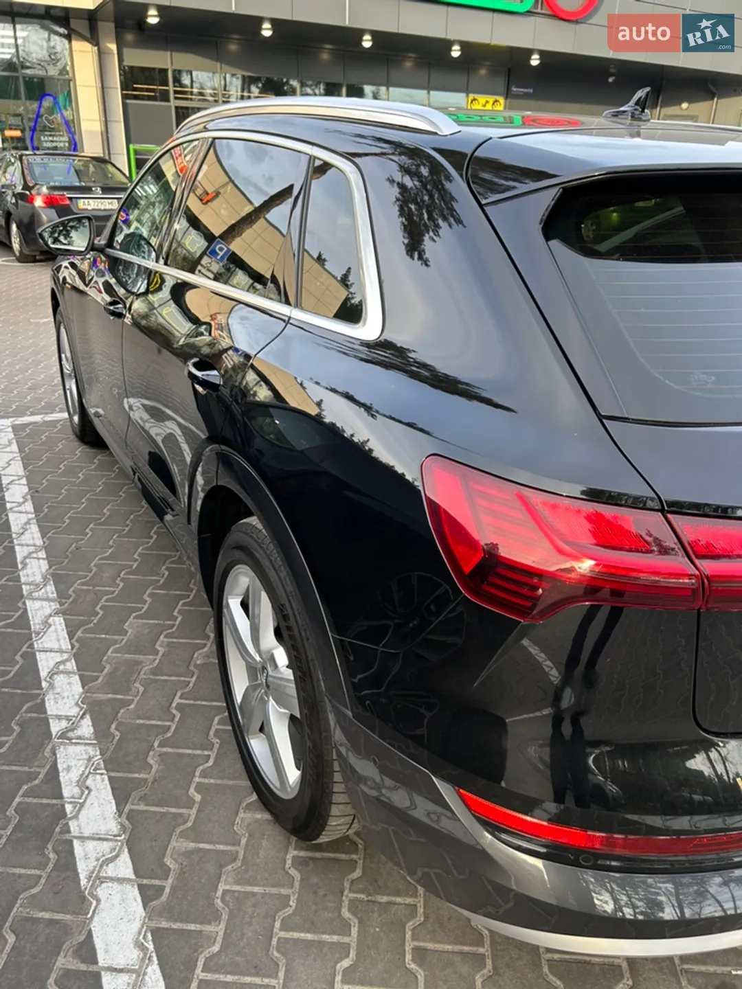 2019 Audi e-tron - мініатюра 8