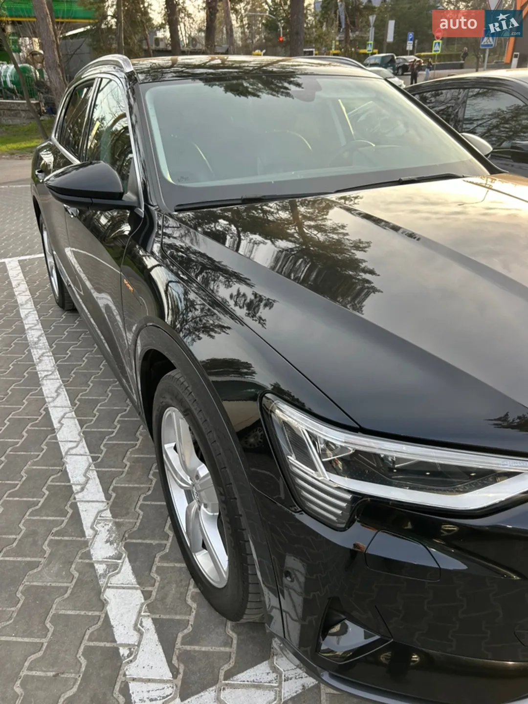 2019 Audi e-tron - мініатюра 2
