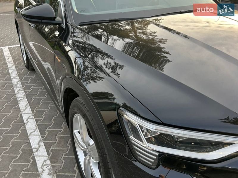 Позашляховик / Кросовер Audi e-tron 2019 в Києві