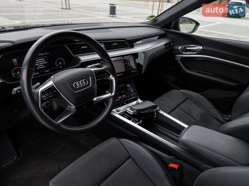 Позашляховик / Кросовер Audi e-tron 2021 в Львові