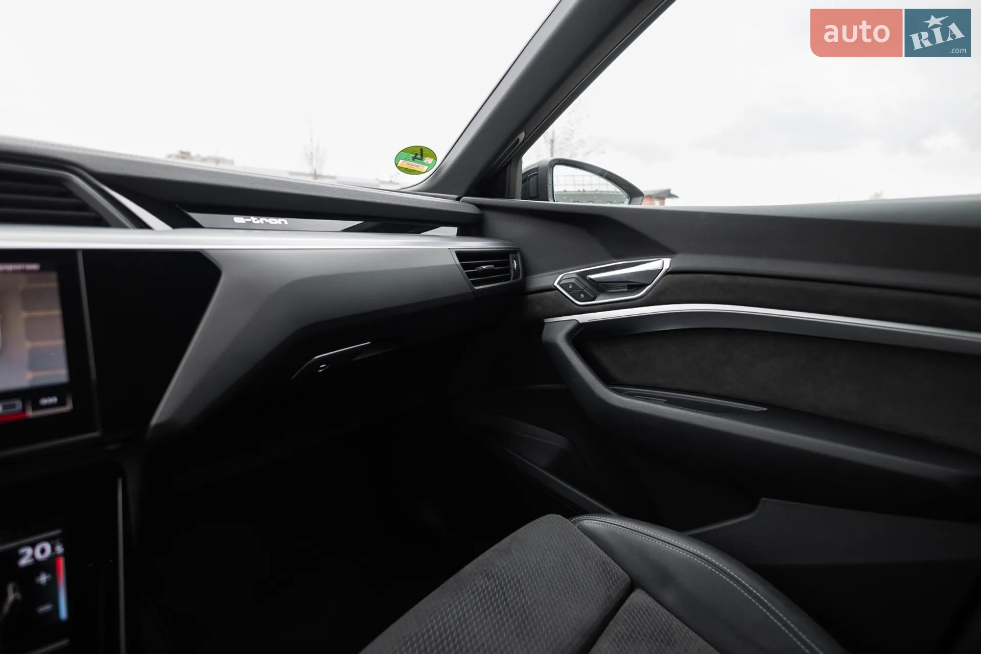 2021 Audi e-tron - мініатюра 28