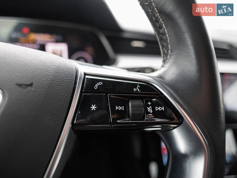 Позашляховик / Кросовер Audi e-tron 2021 в Львові