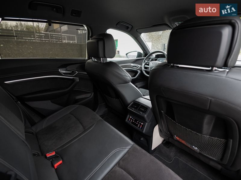 Позашляховик / Кросовер Audi e-tron 2021 в Львові