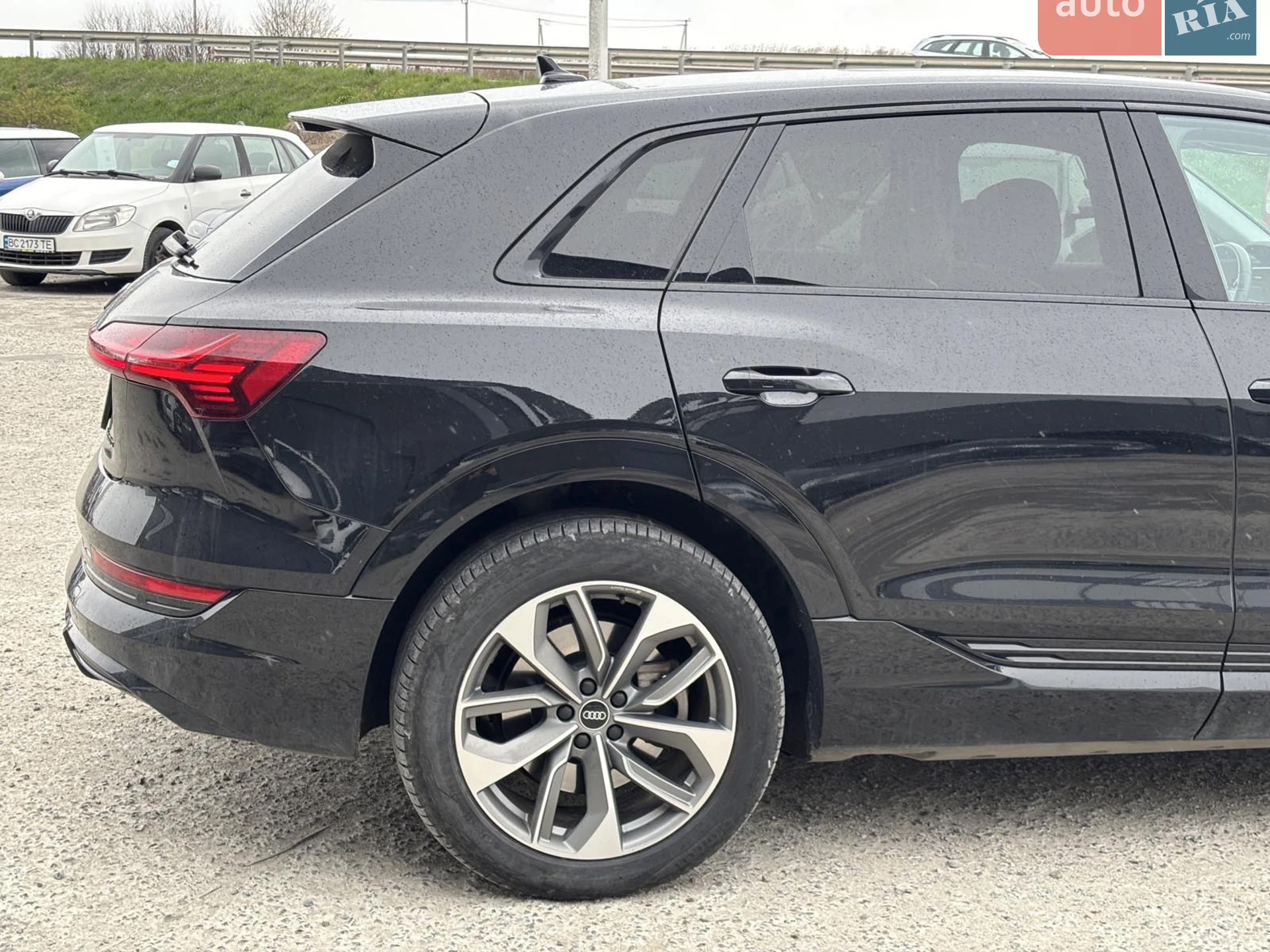 2021 Audi e-tron - мініатюра 11