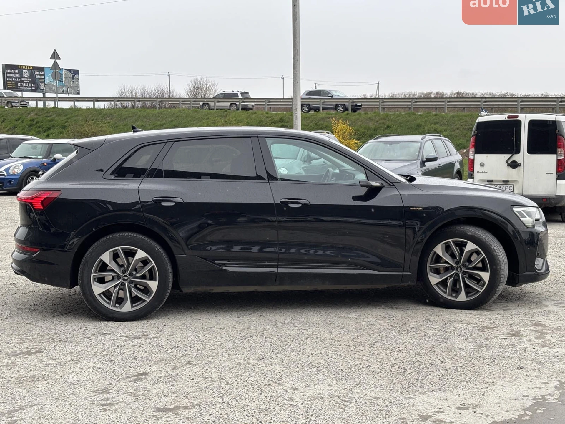 2021 Audi e-tron - мініатюра 12