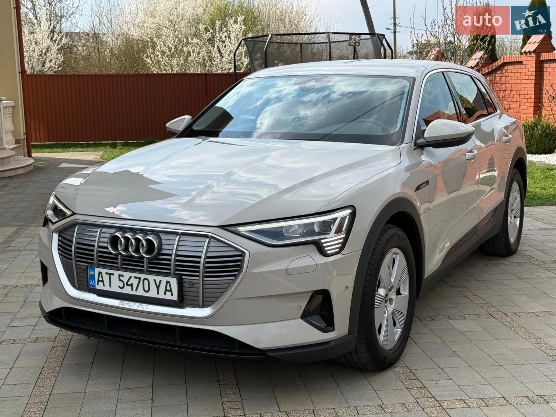 2020 Audi e-tron - мініатюра 2