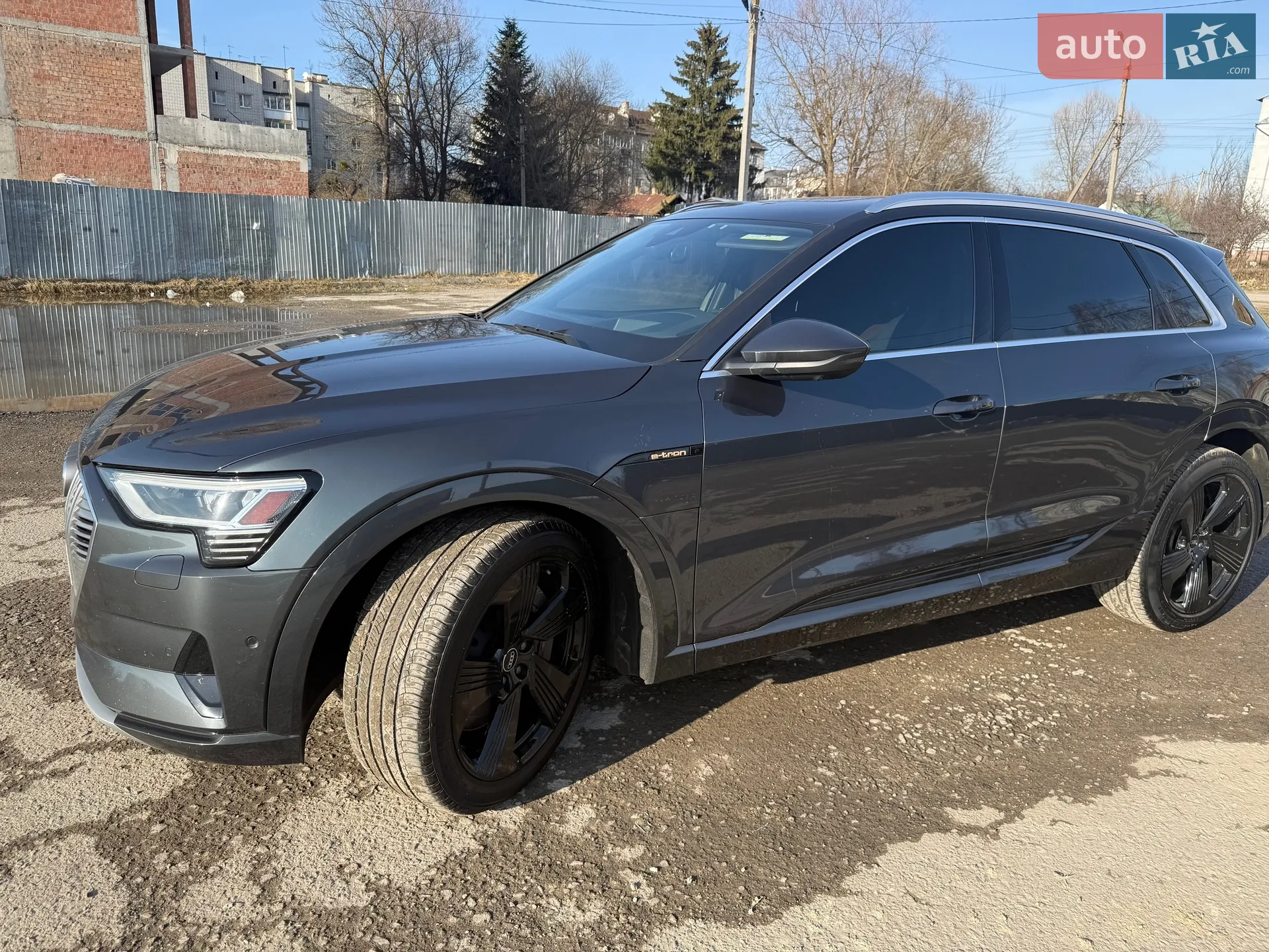 2019 Audi e-tron - мініатюра 2