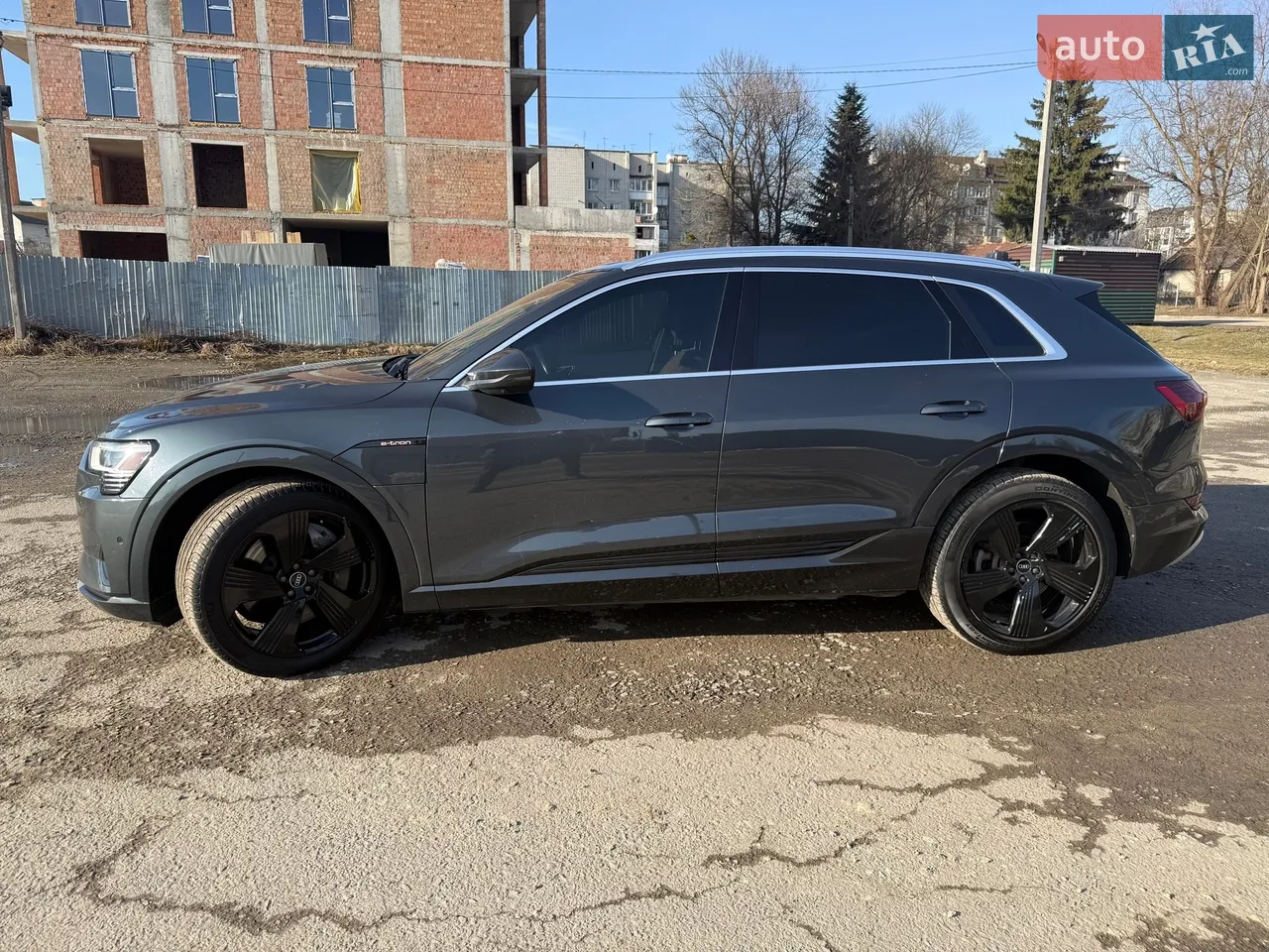 2019 Audi e-tron - мініатюра 21