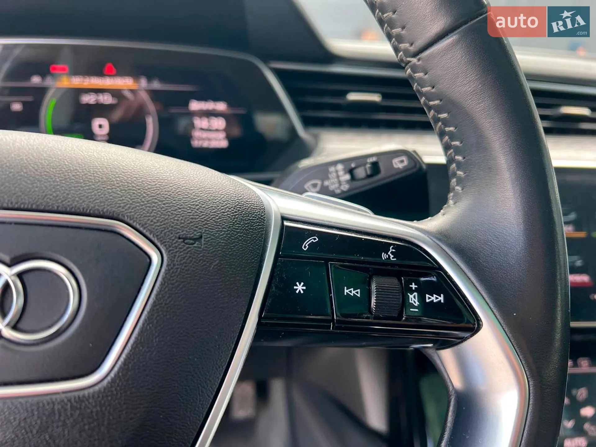 2021 Audi e-tron - мініатюра 27