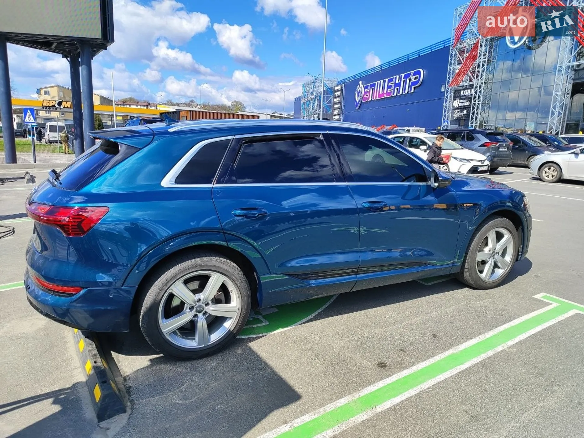 2019 Audi e-tron - мініатюра 3