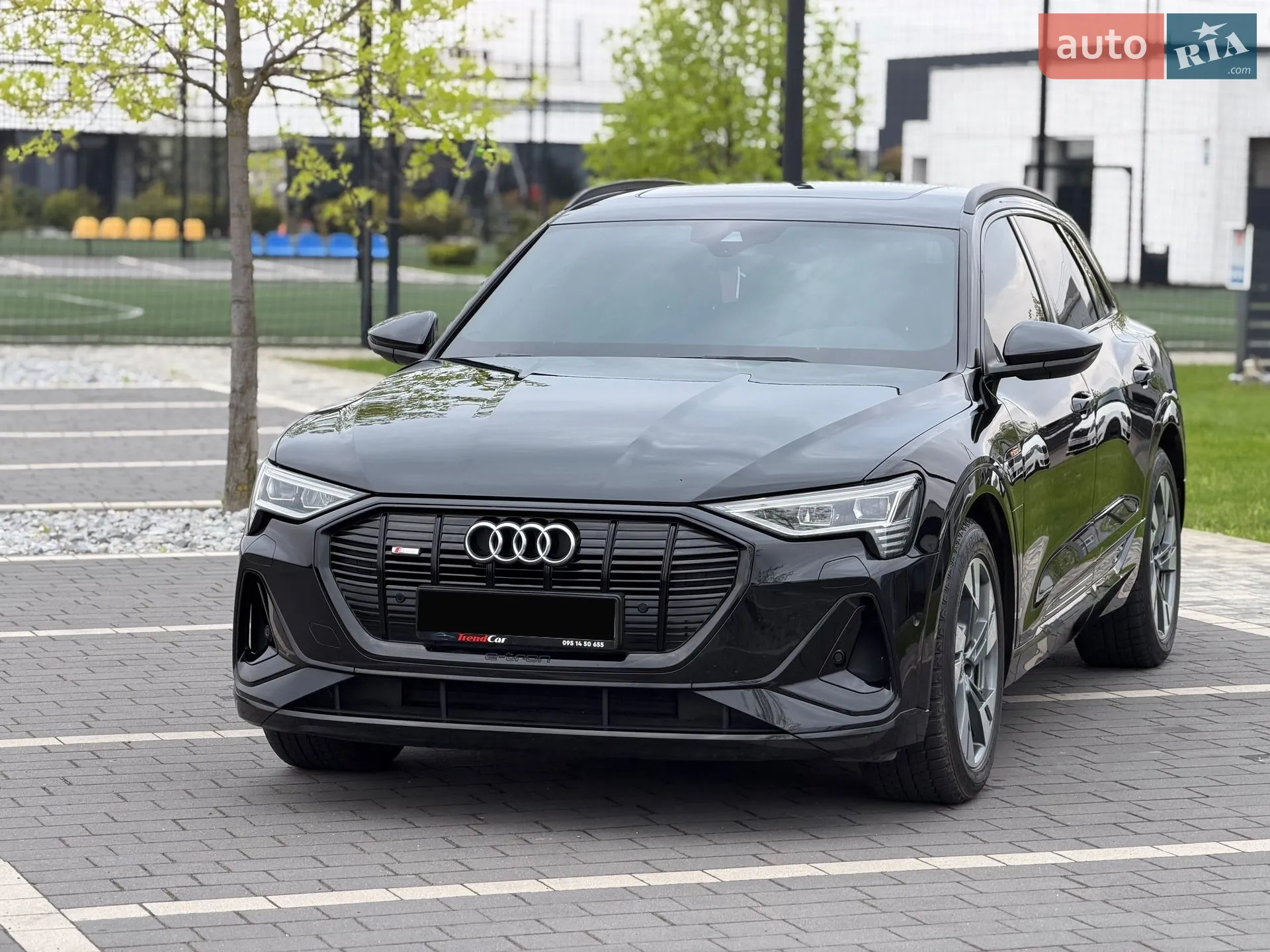 2019 Audi e-tron - мініатюра 2