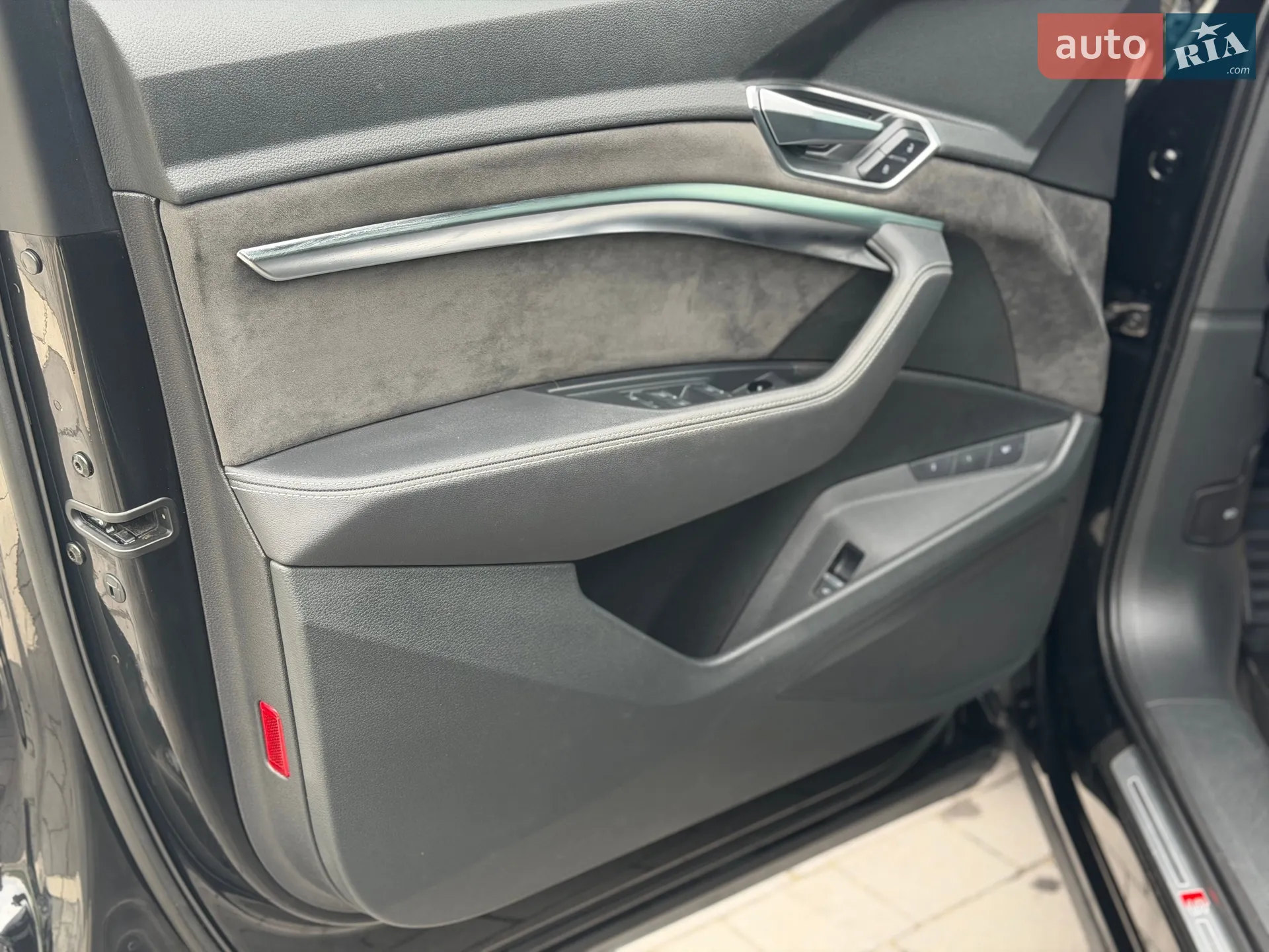 2019 Audi e-tron - мініатюра 23