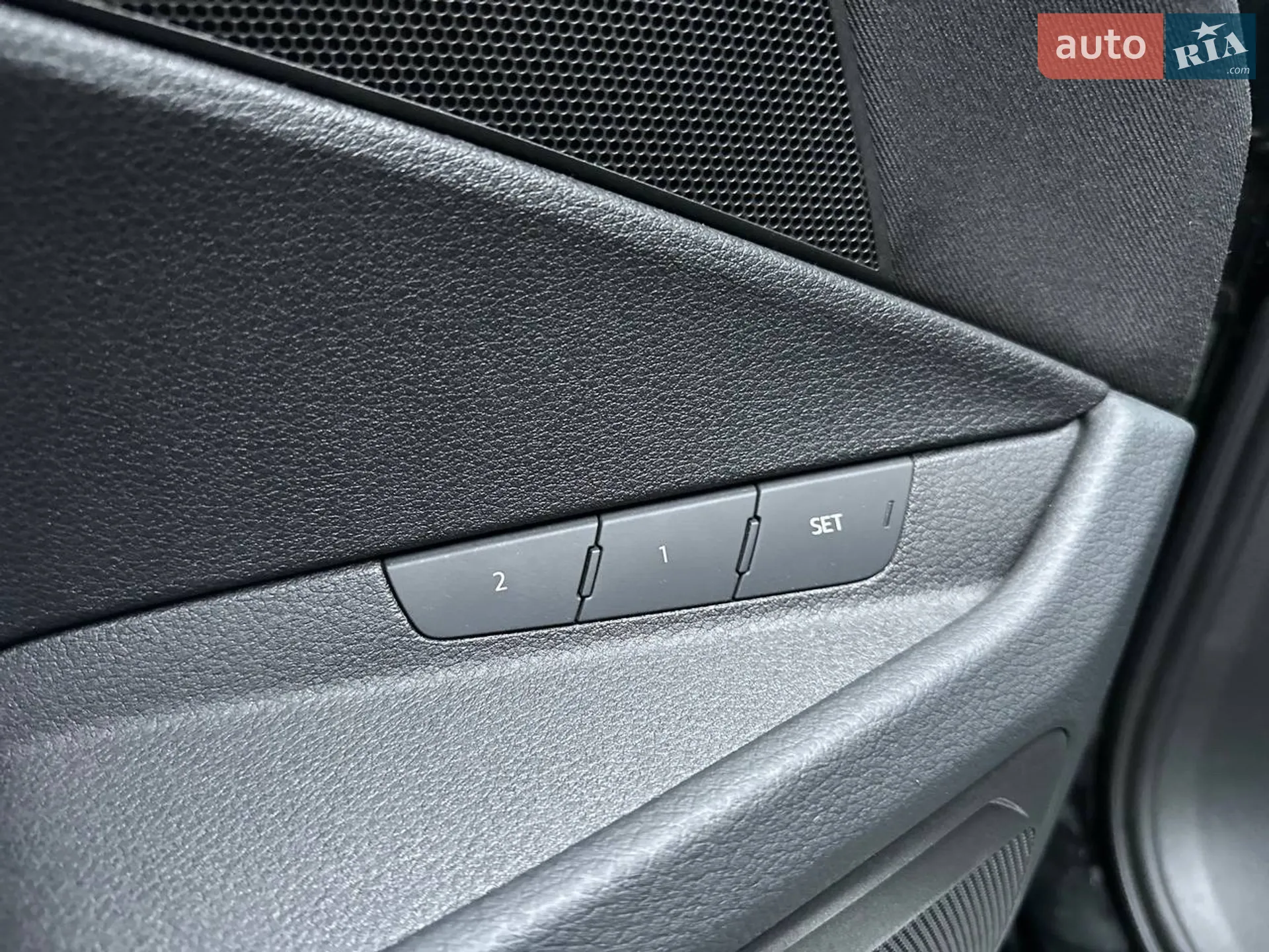 2020 Audi e-tron - мініатюра 12