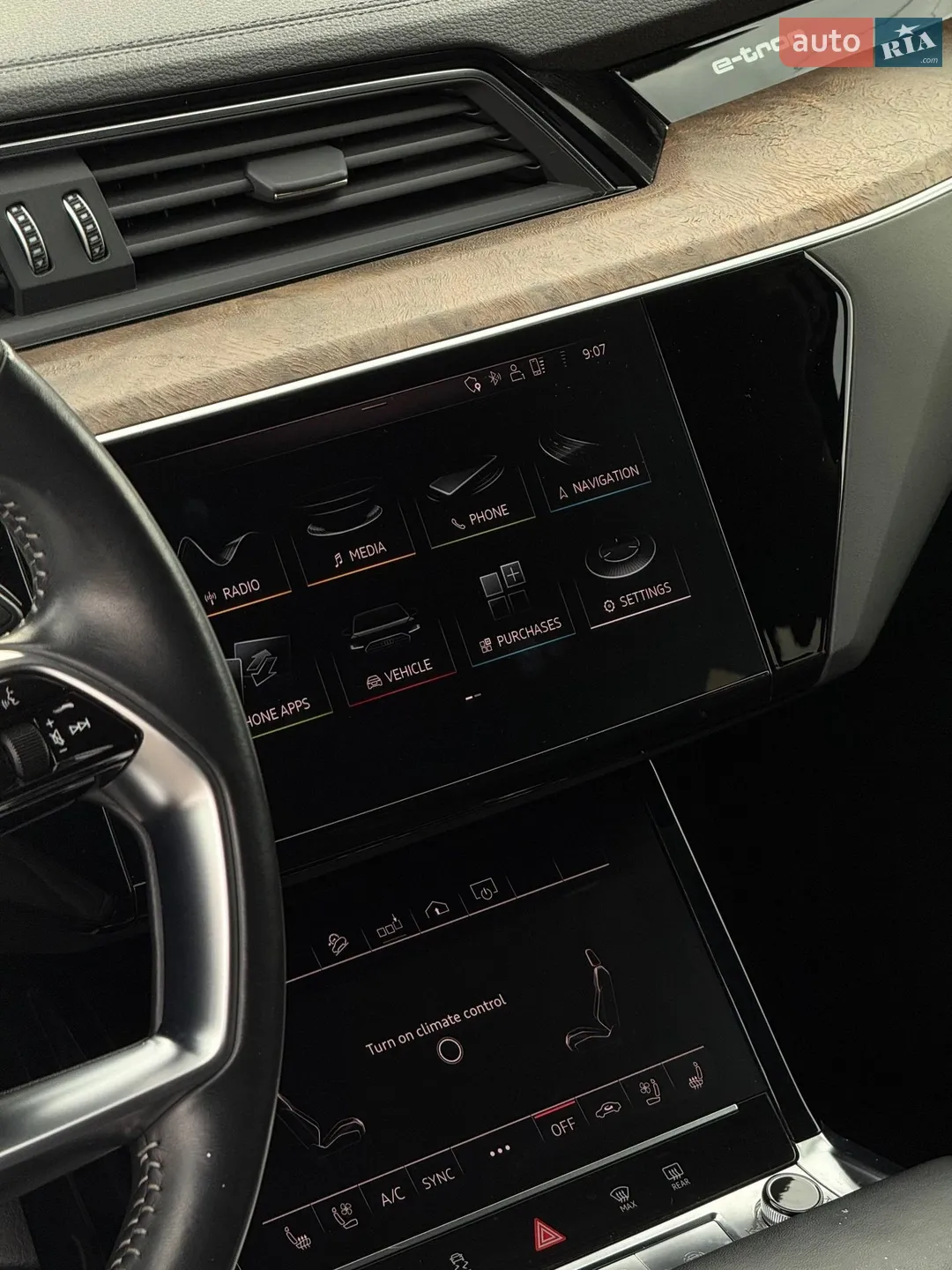 2019 Audi e-tron - мініатюра 16
