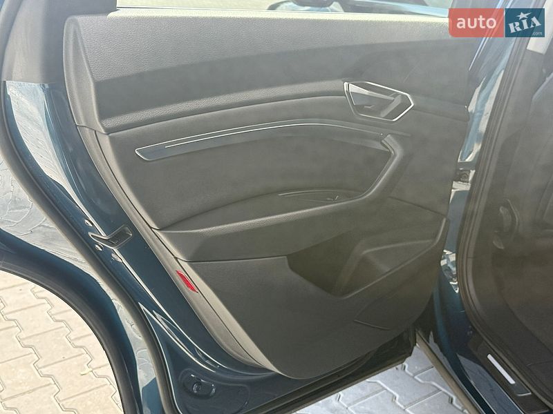 Внедорожник / Кроссовер Audi e-tron 2021 в Городке