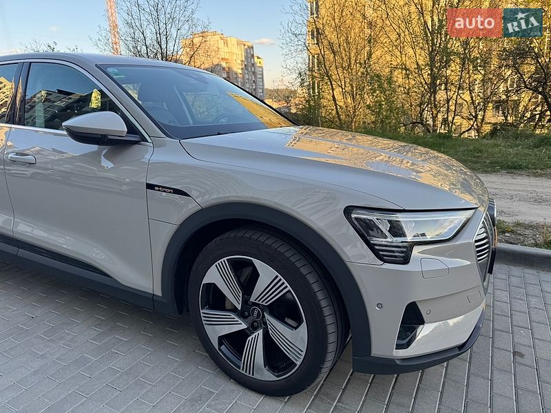 Audi e-tron 2021