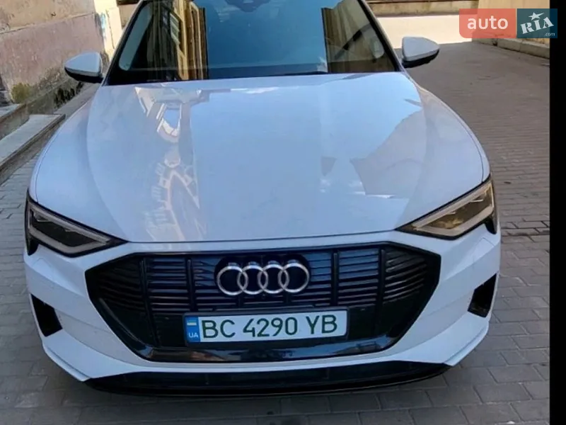 Audi e-tron 2020 VIN WA1AAAGE5MB003196 фото оголошення 32 з 72