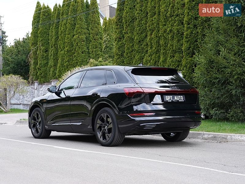 Внедорожник / Кроссовер Audi e-tron 2022 в Киеве