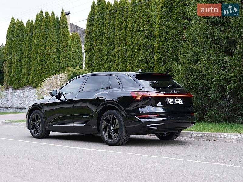 Внедорожник / Кроссовер Audi e-tron 2022 в Киеве
