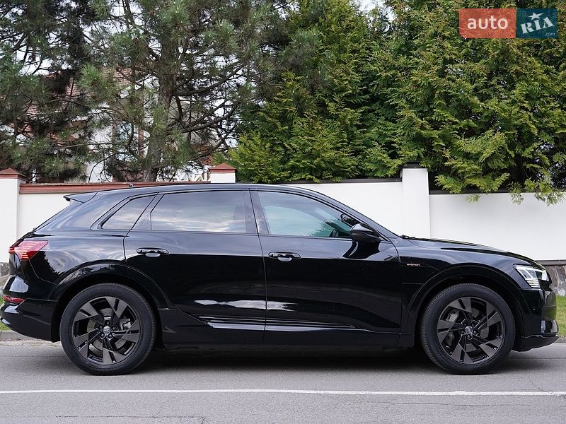 Внедорожник / Кроссовер Audi e-tron 2022 в Киеве