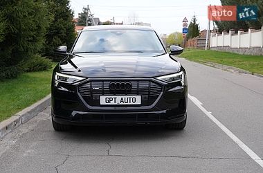 Внедорожник / Кроссовер Audi e-tron 2022 в Киеве