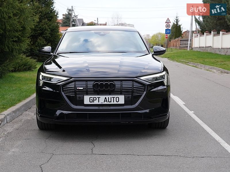 Внедорожник / Кроссовер Audi e-tron 2022 в Киеве