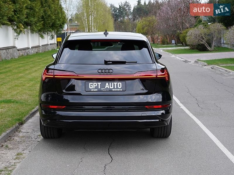 Внедорожник / Кроссовер Audi e-tron 2022 в Киеве