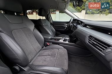 Внедорожник / Кроссовер Audi e-tron 2022 в Киеве